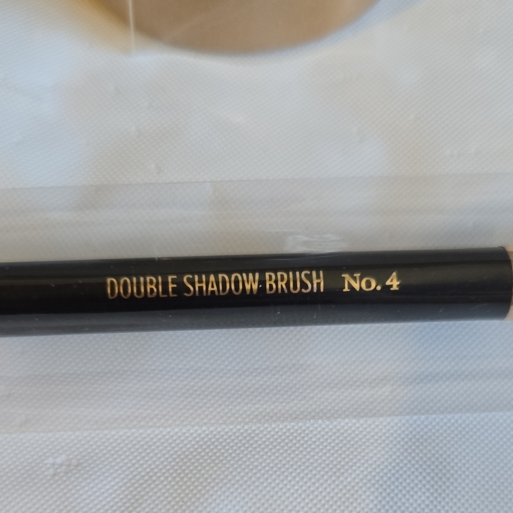 Belle by Kim Gravel Black and Gold Brush Set - Picture 4 of 6